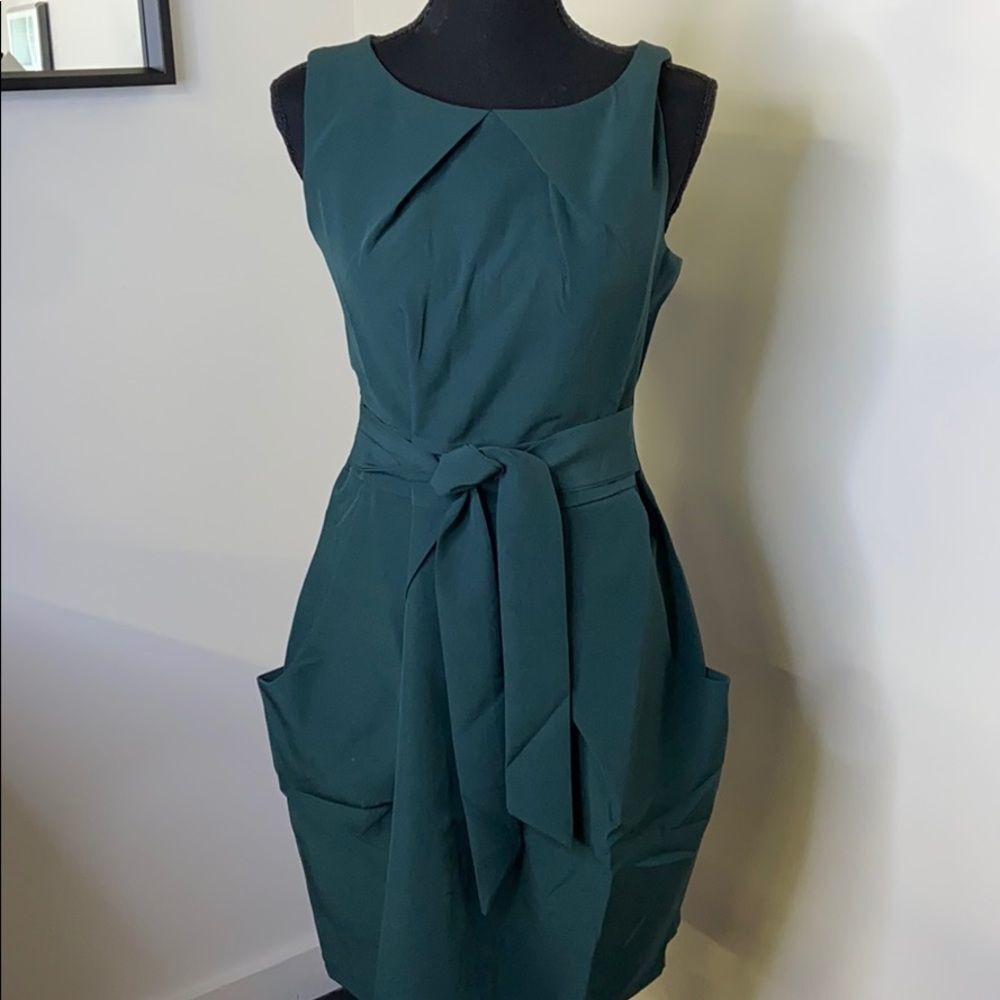 Apricot sleeveless green belted pocket Dress